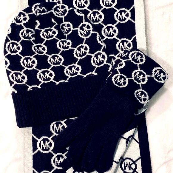 Michael Kors Monogrammed Hat and Gloves Boxed Set, MSRP $88, New With Tags - Picture 1 of 7